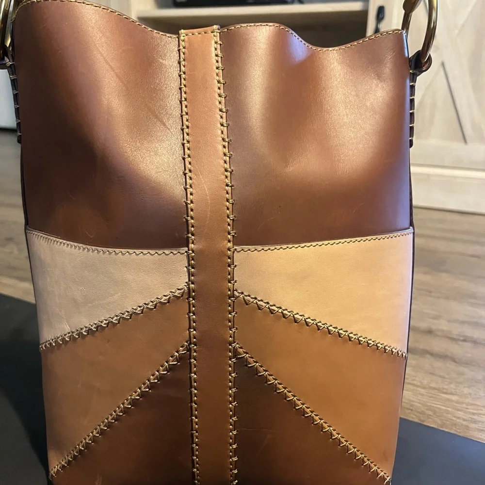 VERY RARE - FRYE Women's Ilana Color Block Bucket Hobo Leather Bag, Cognac Multi - Picture 2 of 13